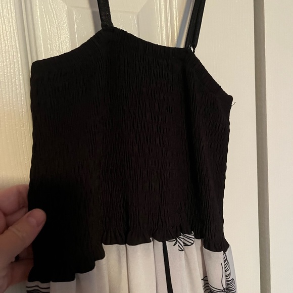 Black and white sundress - Picture 2 of 5